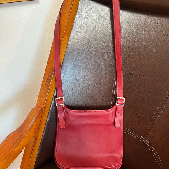 Vintage Coach Red Shoulder Bag - Picture 4 of 8